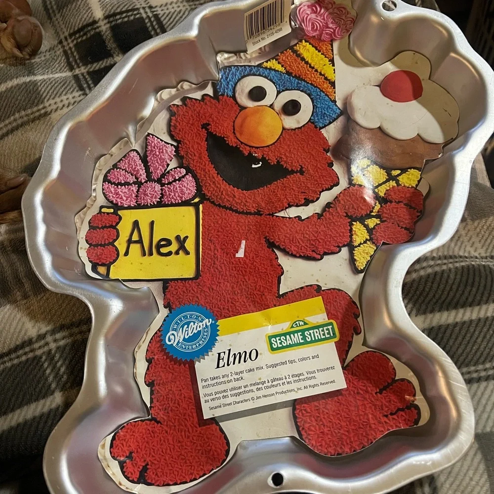 Vintage Wilton Elmo Cake Pan 1995 retired